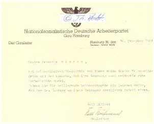 KARL KAUFMANN (1900-69) deutscher Politiker der NSDAP, der von 1925 bis 1945 NS-Gauleiter, von 1933 bis 1945 Reichsstatthalter, ab dem 30. Juli 1936 bis zum 3. Mai 1945 „Führer“ der hamburgischen Landesregierung, ab 1937/38 Chef der hamburgischen Staatsverwaltung, Reichsverteidigungskommissar im Wehrkreis 10 sowie ab 1942 Reichskommissar für die Seeschifffahrt